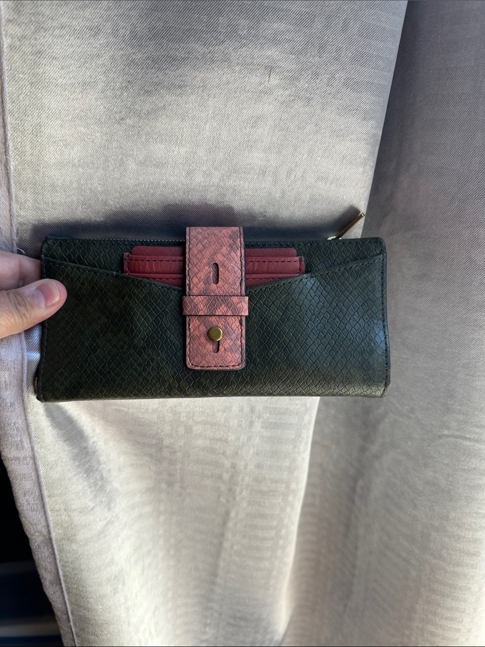 Women's Textured Leather Wallet - Olive Green with Pink Accent
